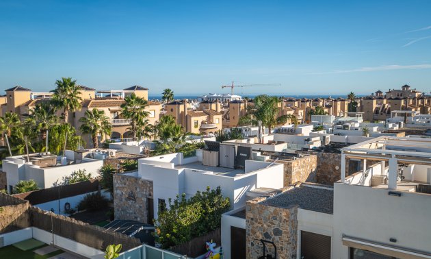 Resale - Villa -
Orihuela Costa - Lomas de Cabo Roig