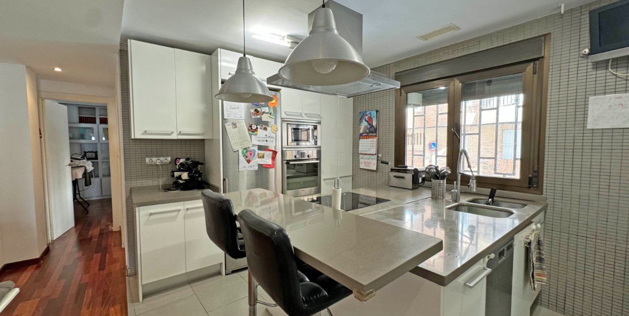 Resale - Apartment / flat -
Torrevieja - Playa del Cura