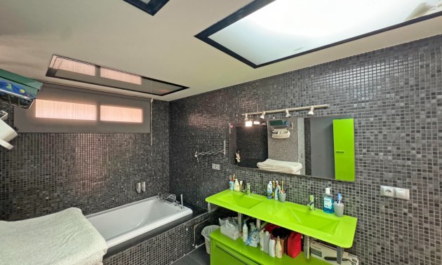 Resale - Apartment / flat -
Torrevieja - Playa del Cura