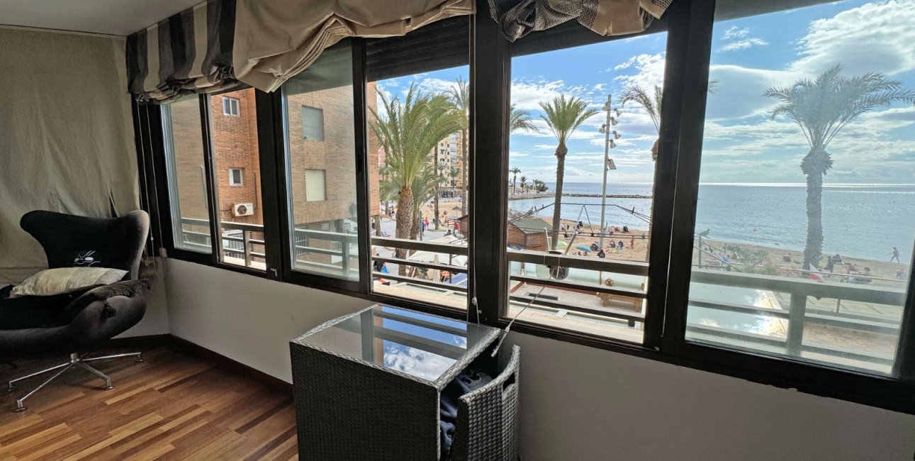 Resale - Apartment / flat -
Torrevieja - Playa del Cura