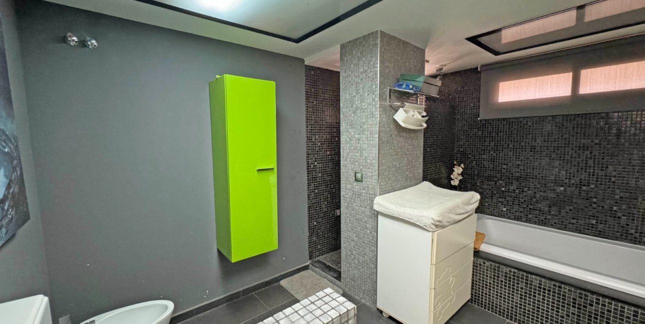 Resale - Apartment / flat -
Torrevieja - Playa del Cura