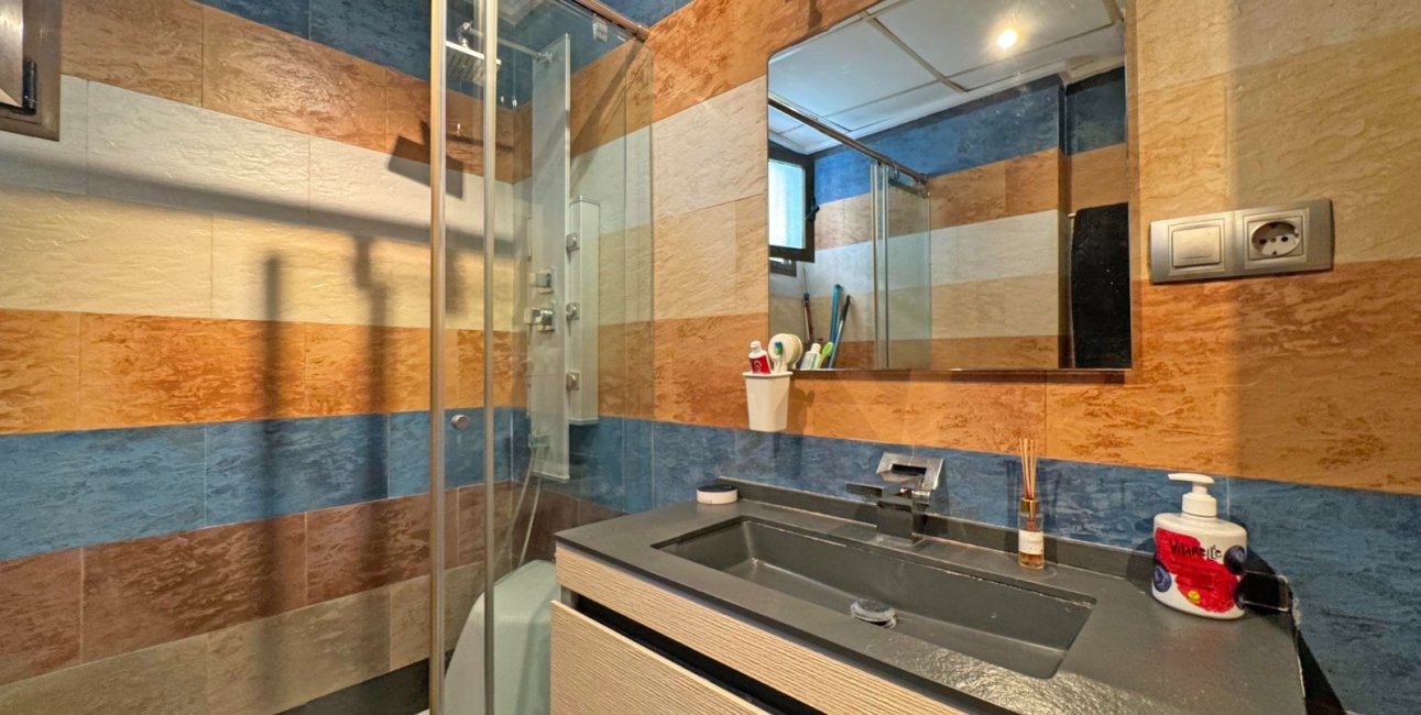 Resale - Apartment / flat -
Torrevieja - Playa del Cura