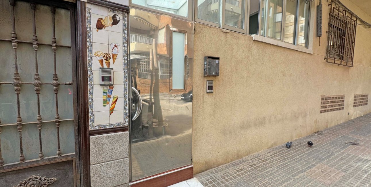 Resale - Apartment / flat -
Torrevieja - Playa del Cura