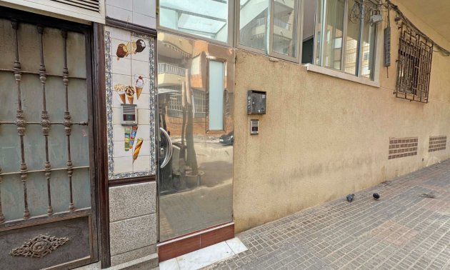 Resale - Apartment / flat -
Torrevieja - Playa del Cura