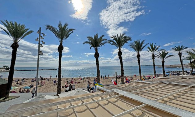 Resale - Apartment / flat -
Torrevieja - Playa del Cura
