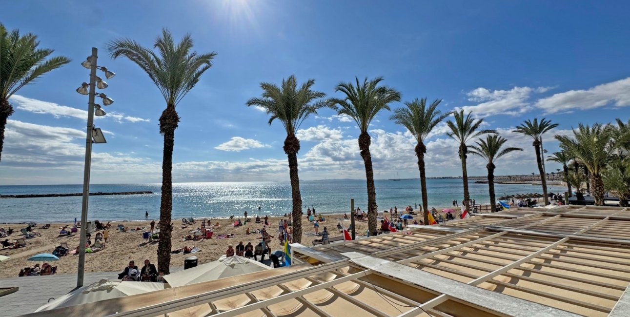 Resale - Apartment / flat -
Torrevieja - Playa del Cura