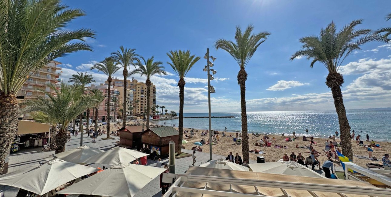 Resale - Apartment / flat -
Torrevieja - Playa del Cura