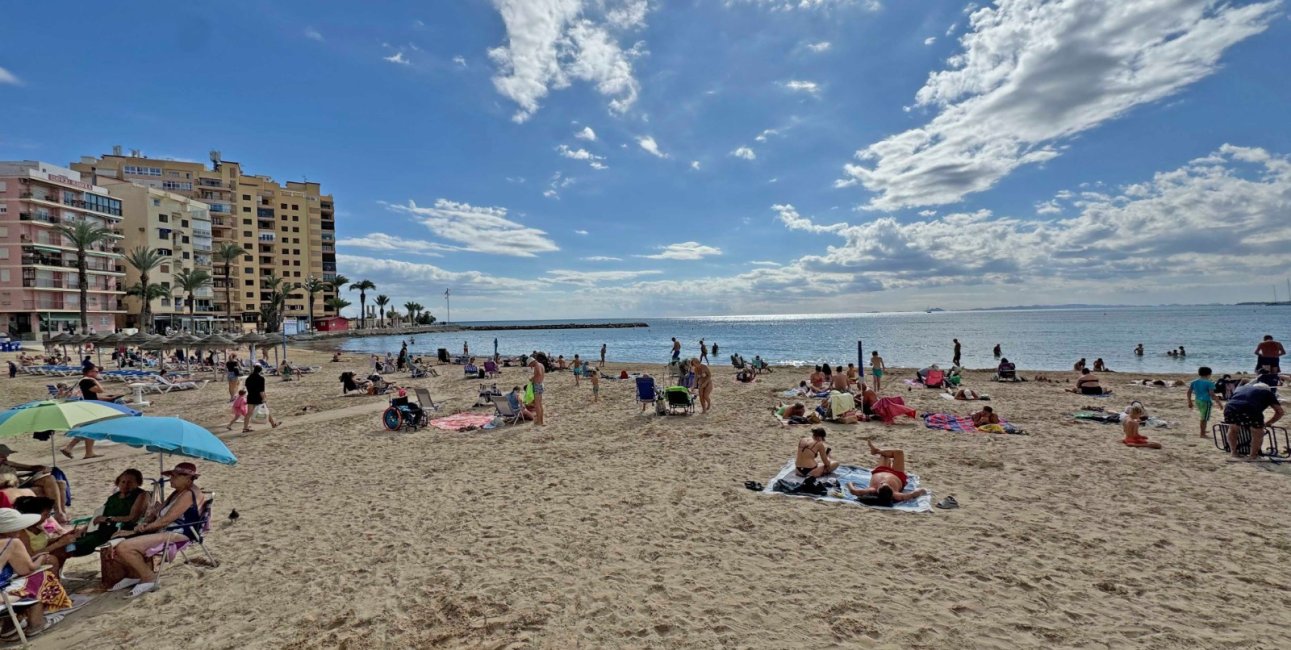 Resale - Apartment / flat -
Torrevieja - Playa del Cura