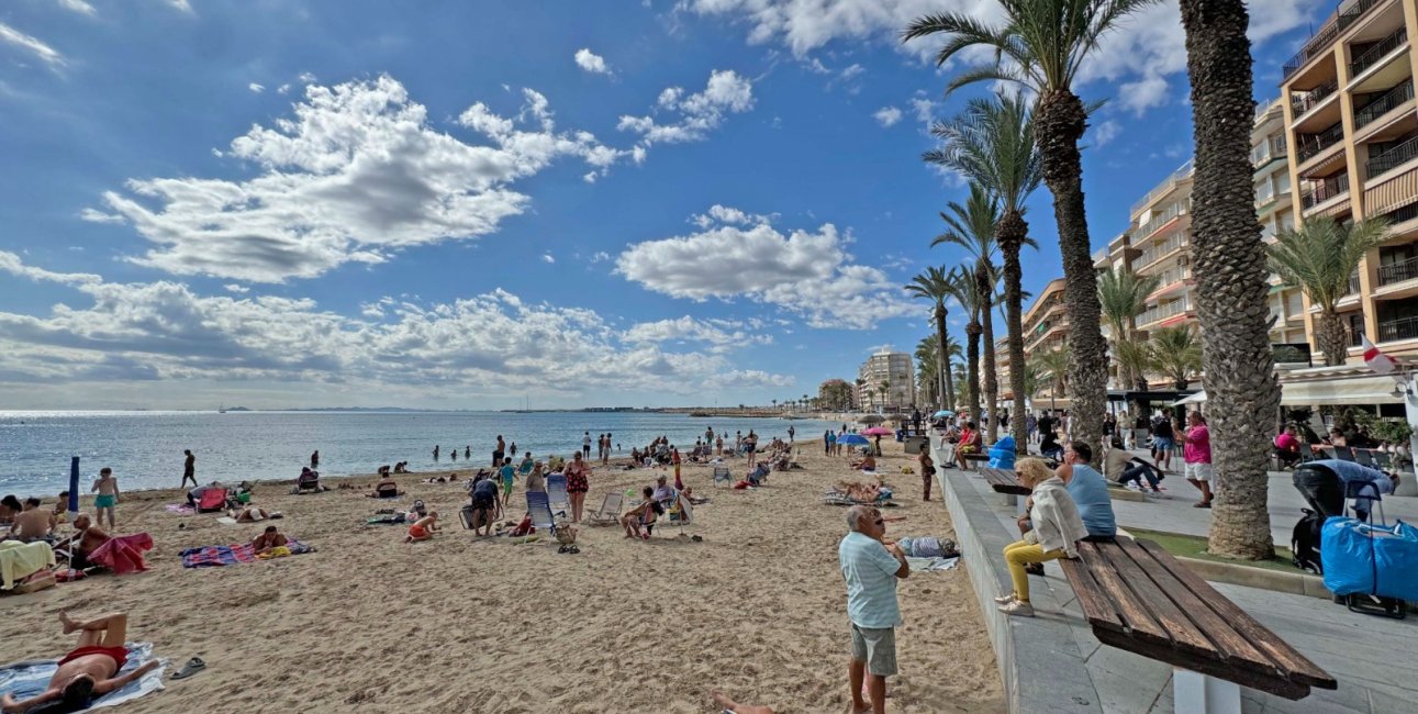Resale - Apartment / flat -
Torrevieja - Playa del Cura