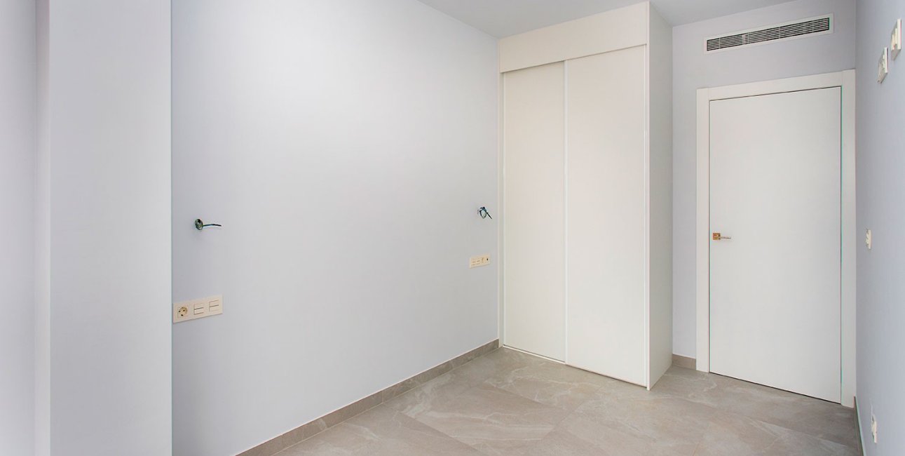 Resale - Apartment / flat -
Torrevieja - Playa del Cura