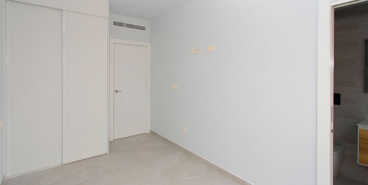 Resale - Apartment / flat -
Torrevieja - Playa del Cura