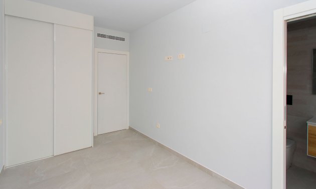 Resale - Apartment / flat -
Torrevieja - Playa del Cura