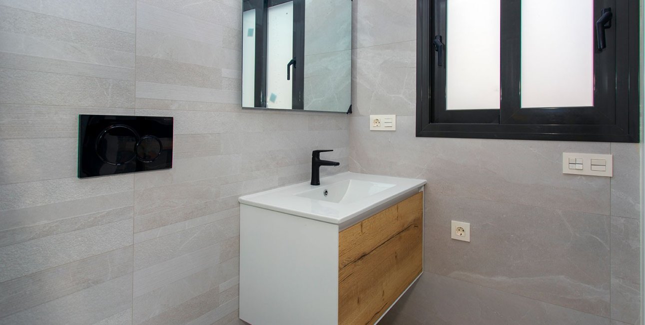 Resale - Apartment / flat -
Torrevieja - Playa del Cura