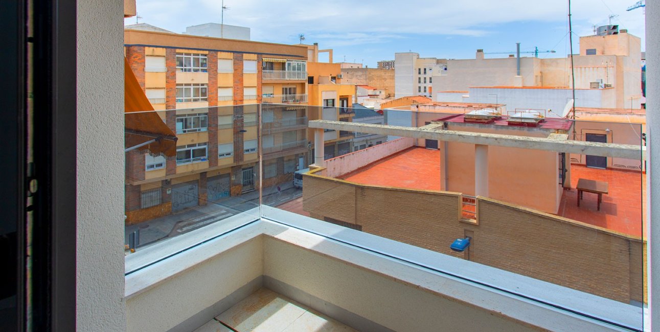 Resale - Apartment / flat -
Torrevieja - Playa del Cura