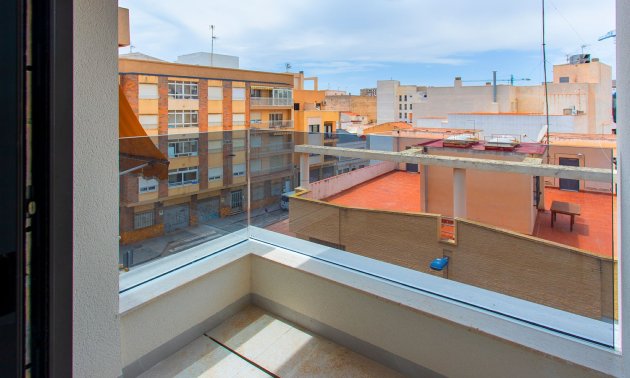 Resale - Apartment / flat -
Torrevieja - Playa del Cura