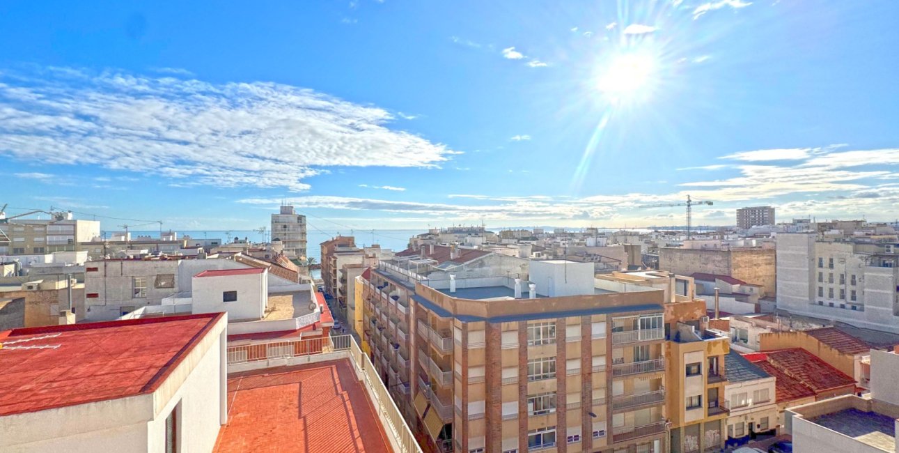 Resale - Apartment / flat -
Torrevieja - Playa del Cura