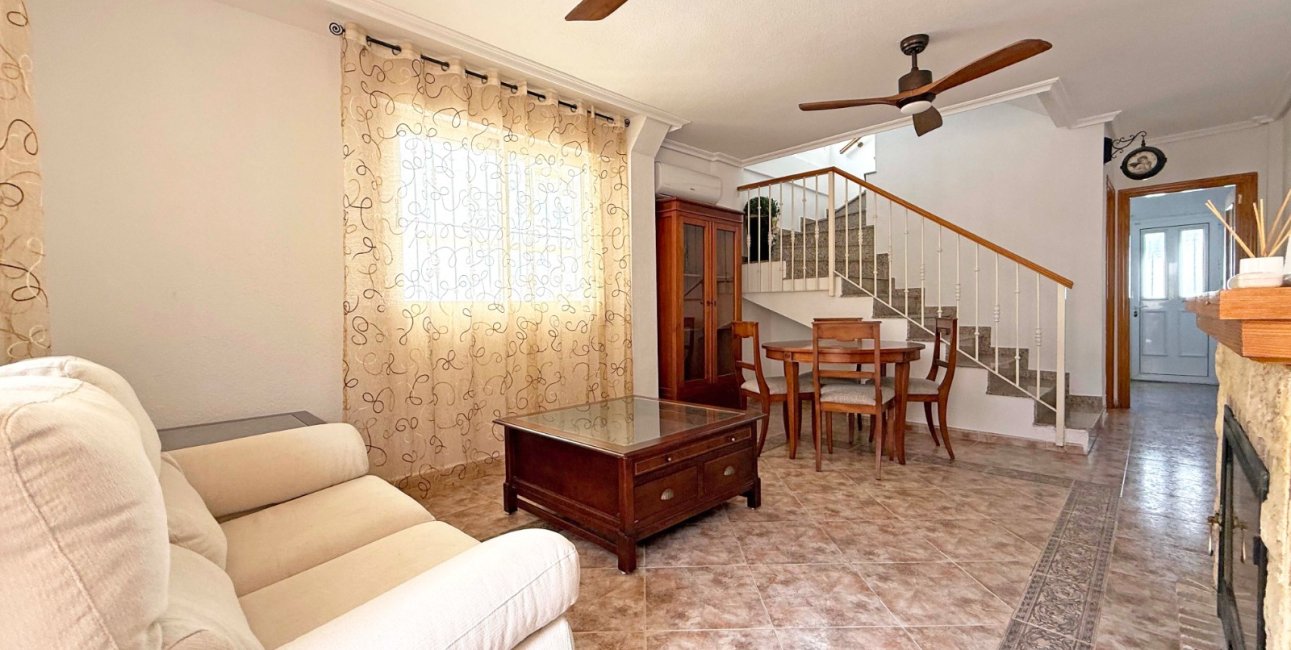 Resale - Villa -
Orihuela Costa - Los Altos