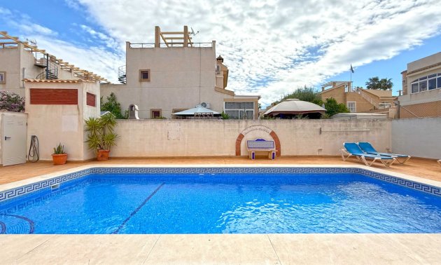 Resale - Villa -
Orihuela Costa - Los Altos
