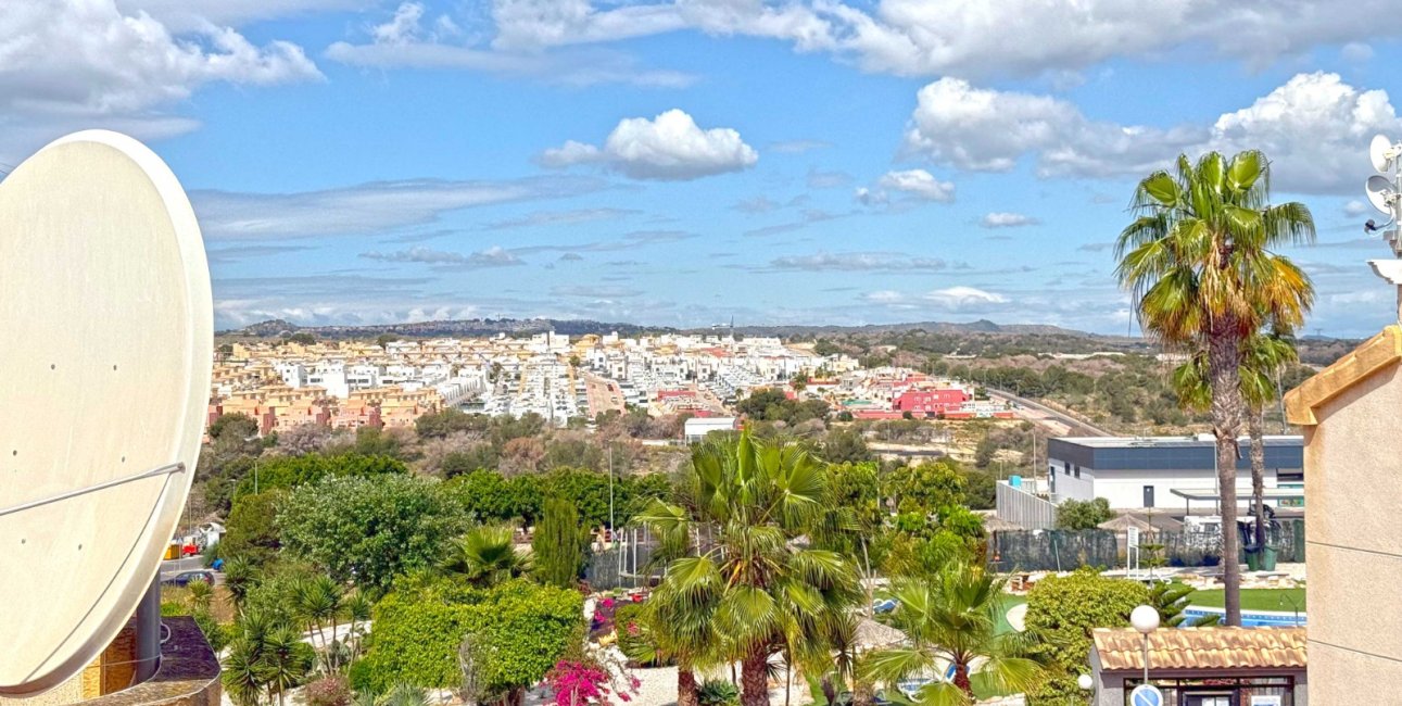 Resale - Villa -
Orihuela Costa - Los Altos