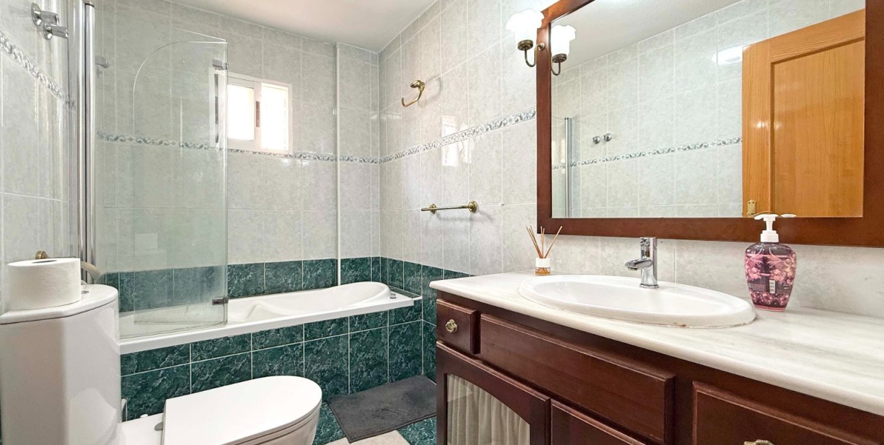 Resale - Villa -
Orihuela Costa - Los Altos