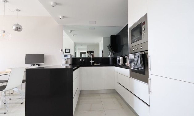 Resale - Apartment / flat -
Orihuela Costa