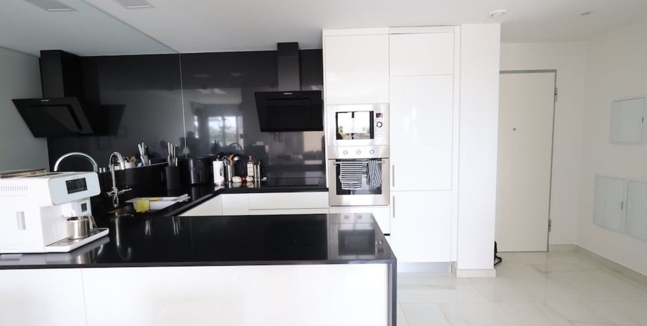 Resale - Apartment / flat -
Orihuela Costa