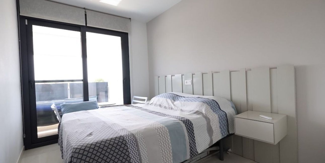 Resale - Apartment / flat -
Orihuela Costa