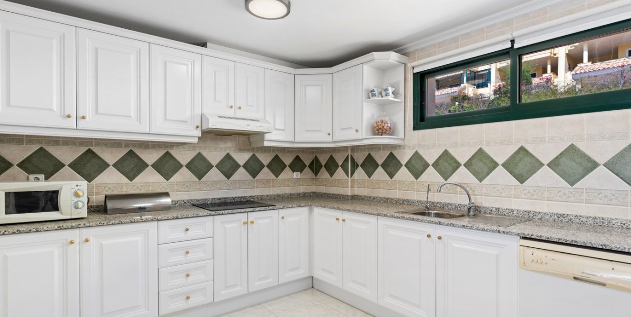 Resale - Apartment / flat -
Orihuela Costa - Campoamor