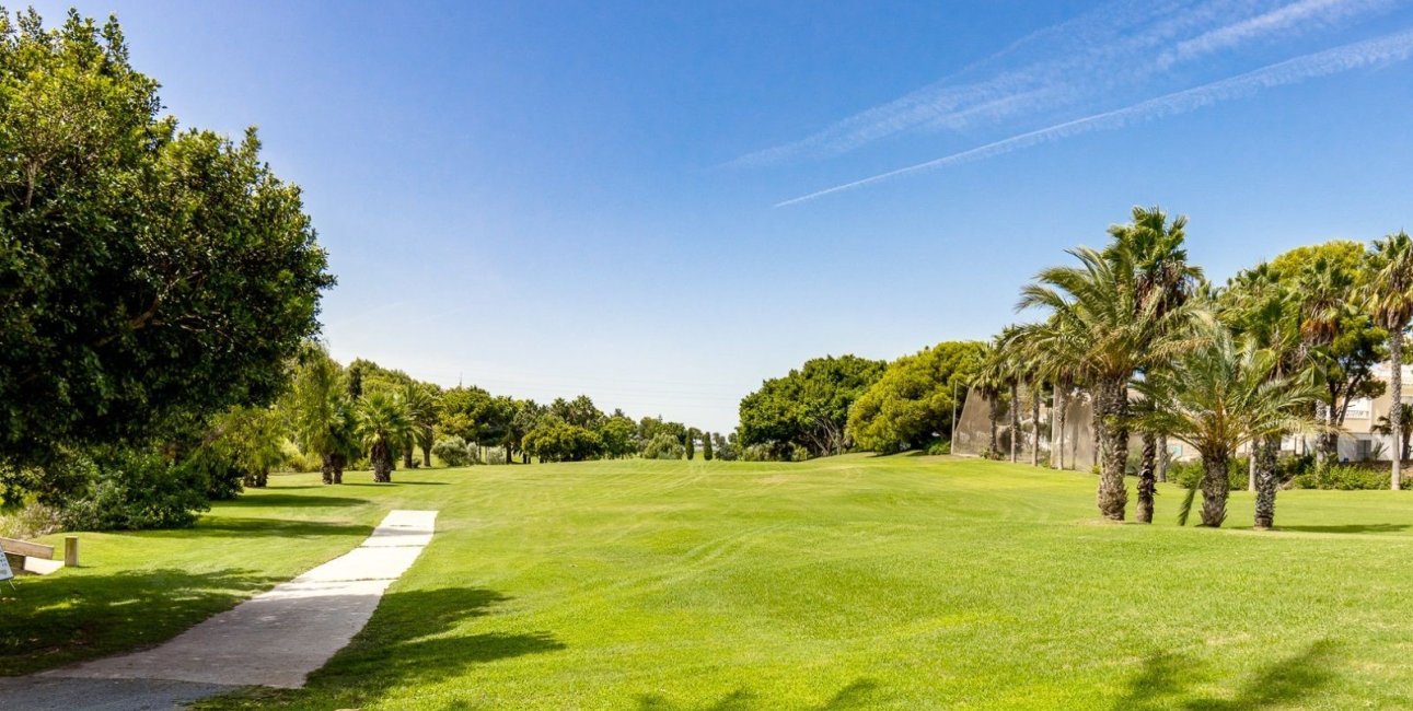 Resale - Apartment / flat -
Orihuela Costa - Campoamor