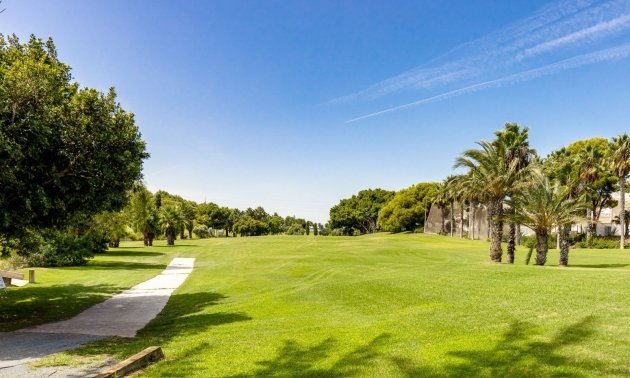 Resale - Apartment / flat -
Orihuela Costa - Campoamor