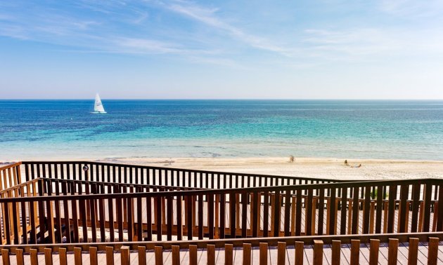 Resale - Apartment / flat -
Orihuela Costa - Campoamor