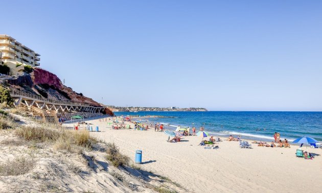 Resale - Apartment / flat -
Orihuela Costa - Campoamor