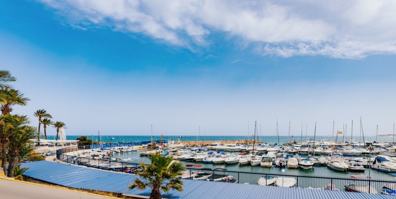 Resale - Apartment / flat -
Orihuela Costa - Campoamor