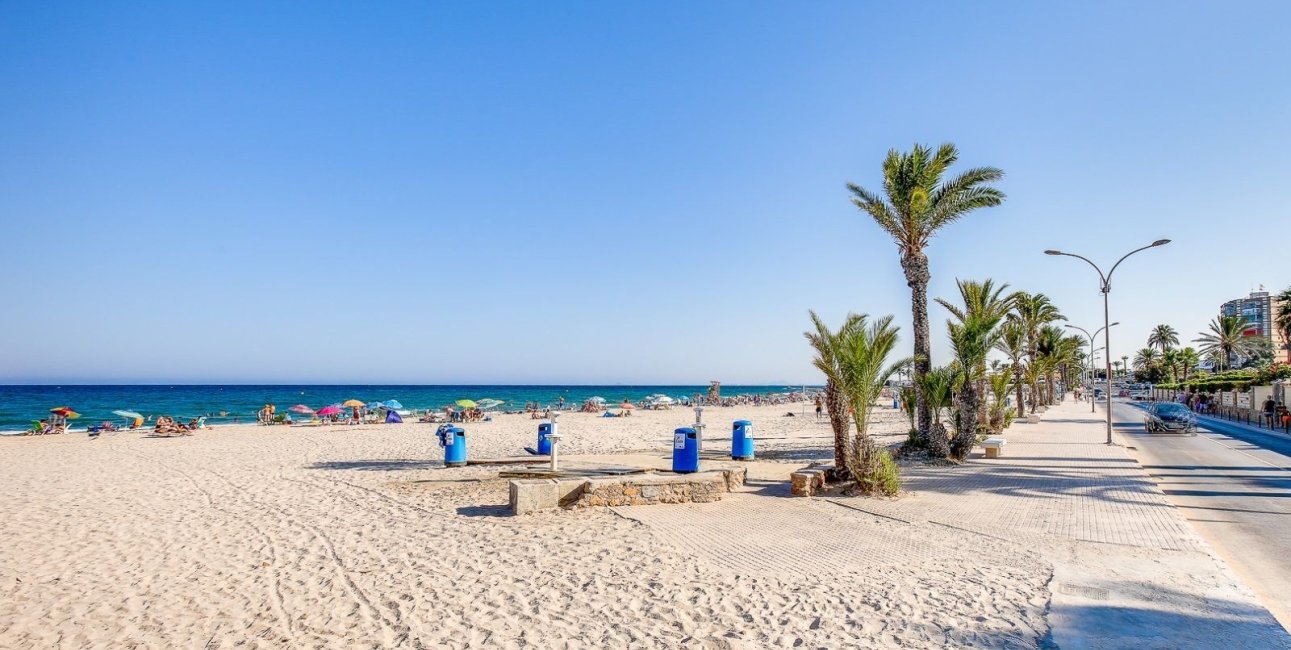 Resale - Apartment / flat -
Orihuela Costa - Campoamor