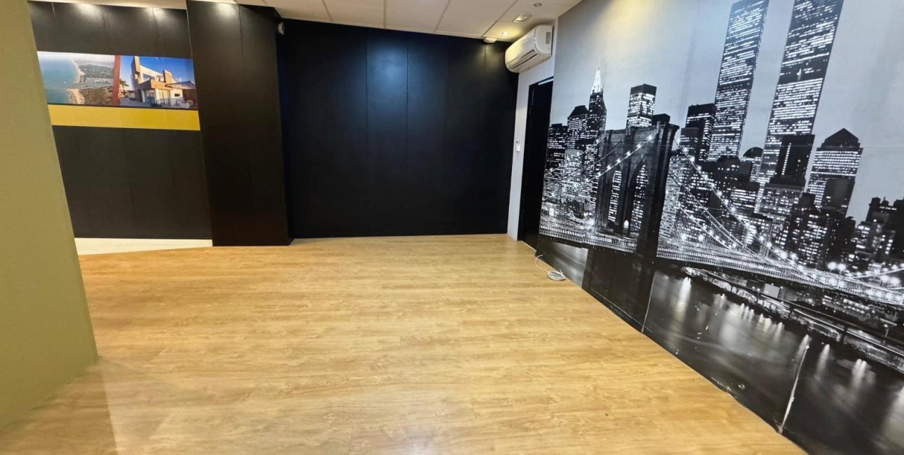 Reventa - Comercial -
Guardamar del Segura - Guardamar del Seguras*