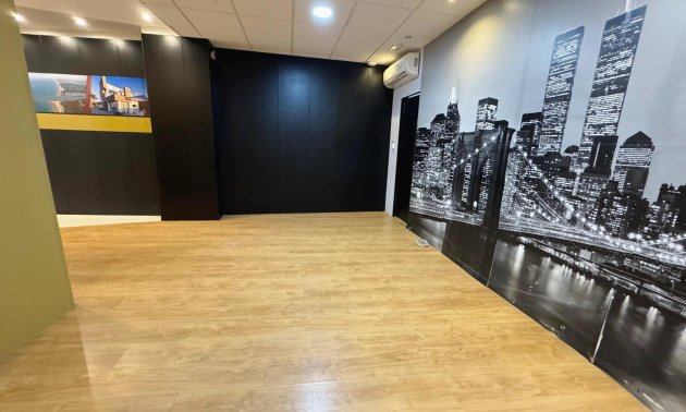 Reventa - Comercial -
Guardamar del Segura - Guardamar del Seguras*