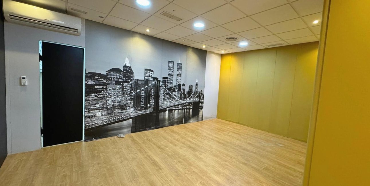 Reventa - Comercial -
Guardamar del Segura - Guardamar del Seguras*