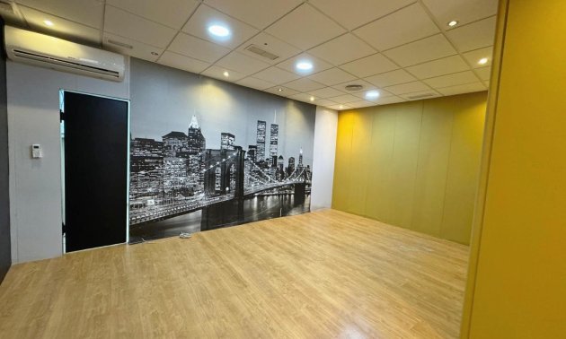 Reventa - Comercial -
Guardamar del Segura - Guardamar del Seguras*