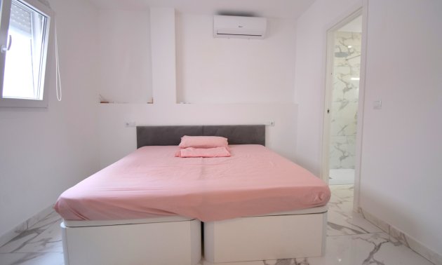 Resale - Apartment / flat -
Orihuela Costa - Villamartin