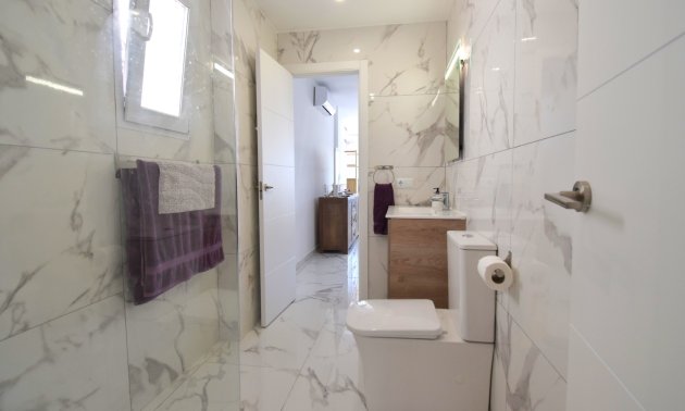 Resale - Apartment / flat -
Orihuela Costa - Villamartin