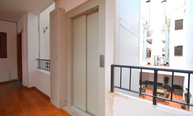 Resale - Apartment / flat -
Orihuela Costa - Villamartin