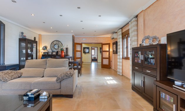 Resale - Villa -
Los Montesinos - La Herrada