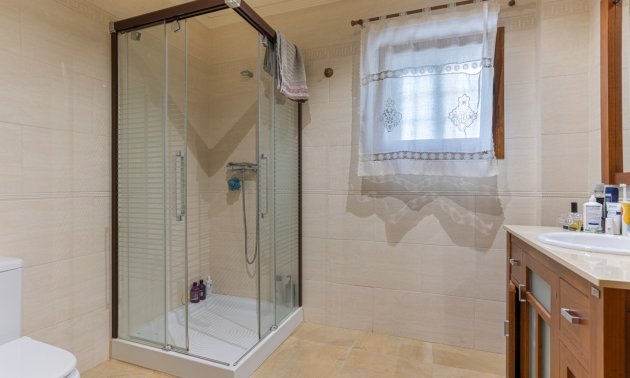 Resale - Villa -
Los Montesinos - La Herrada