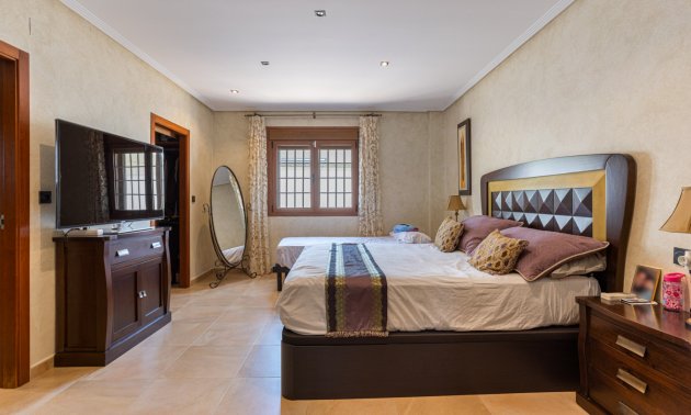 Resale - Villa -
Los Montesinos - La Herrada