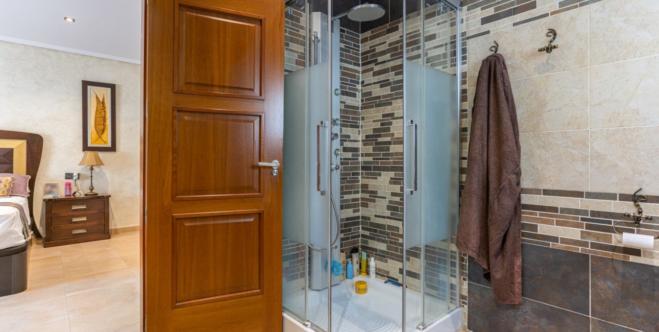 Resale - Villa -
Los Montesinos - La Herrada