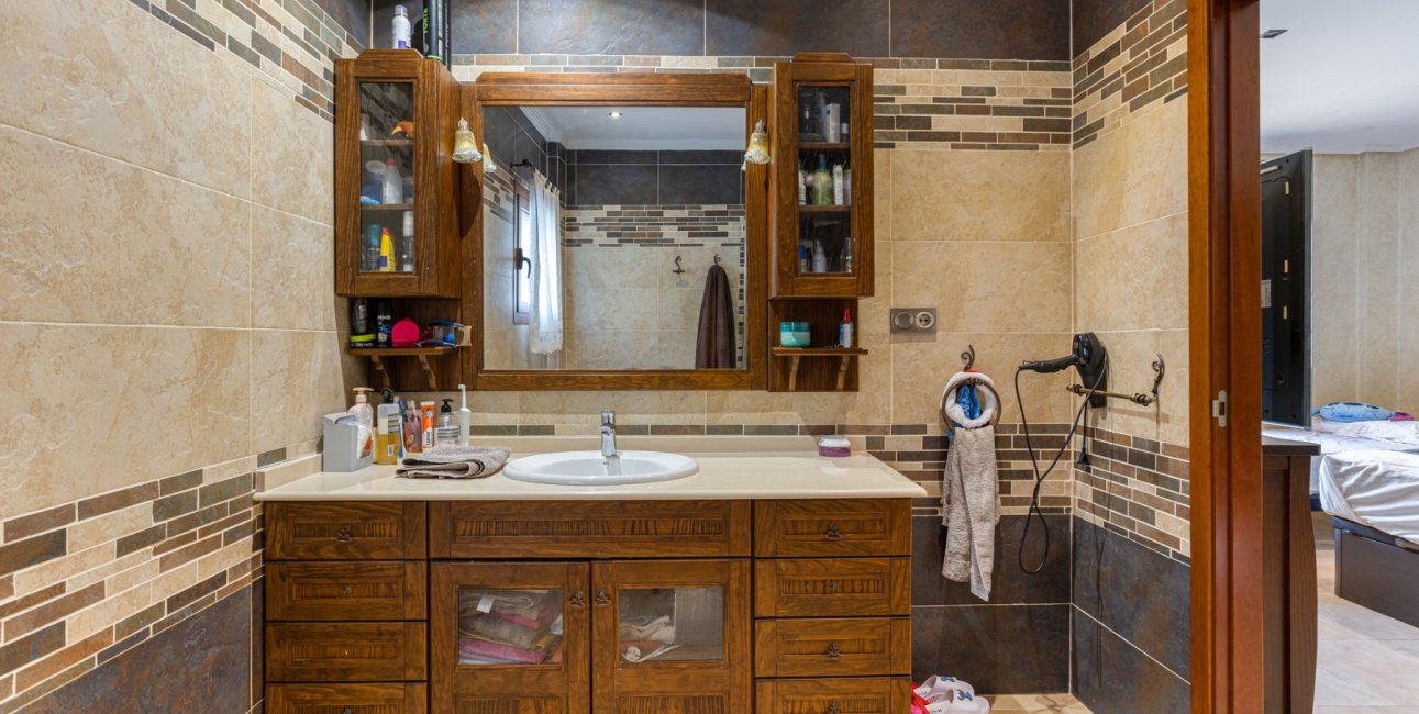 Resale - Villa -
Los Montesinos - La Herrada