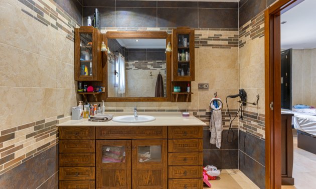 Resale - Villa -
Los Montesinos - La Herrada