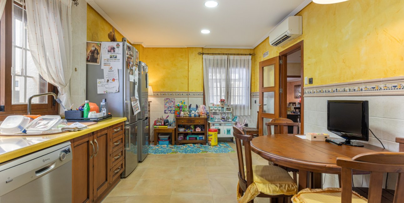 Resale - Villa -
Los Montesinos - La Herrada