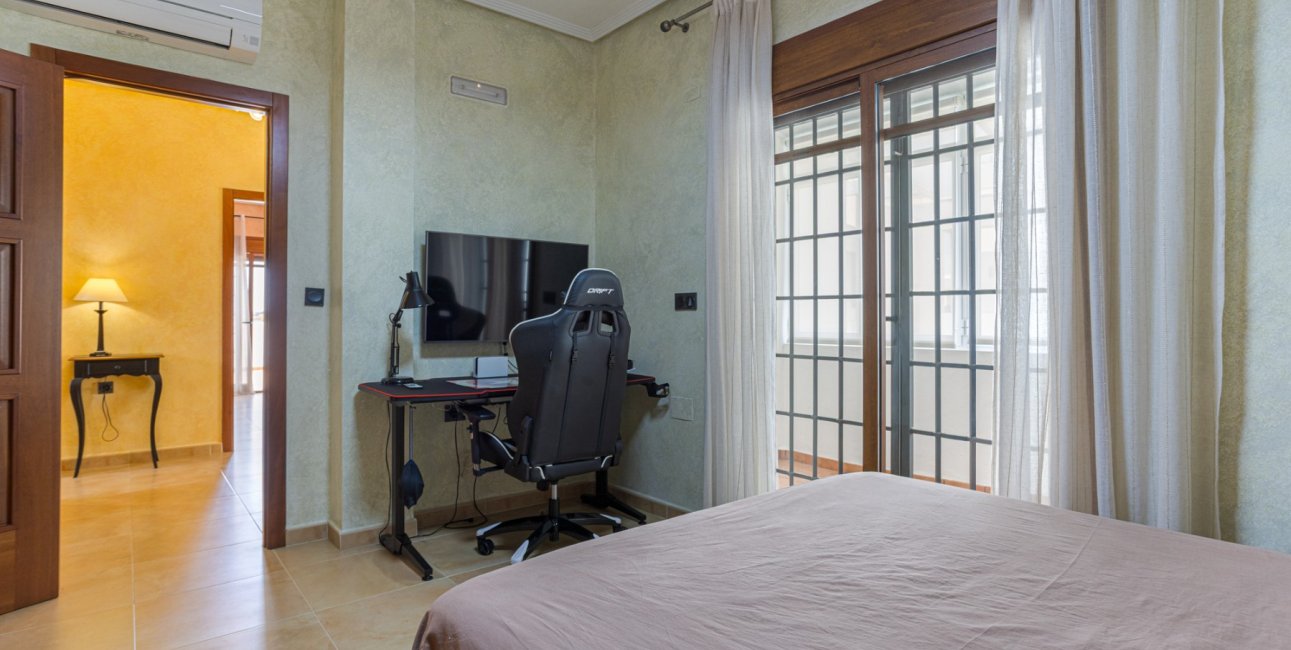 Resale - Villa -
Los Montesinos - La Herrada