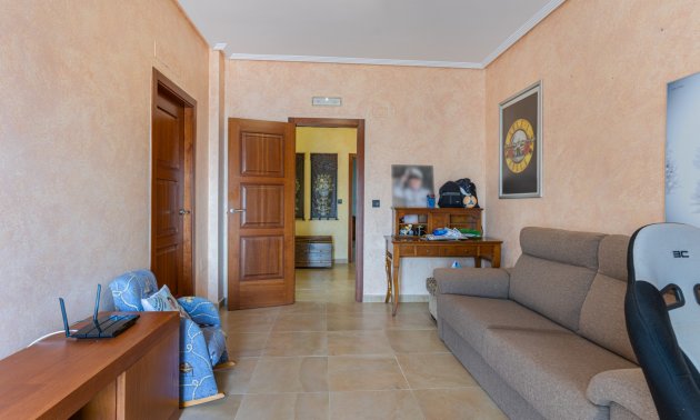 Resale - Villa -
Los Montesinos - La Herrada